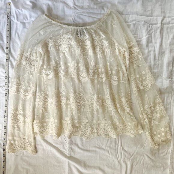 American Rag Cie Entry Off The Shoulder Lace Top - Picture 3 of 4